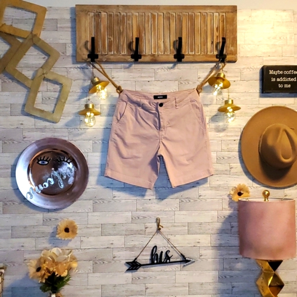 Mens Aeropostale Flex Pink khaki Shorts. Size